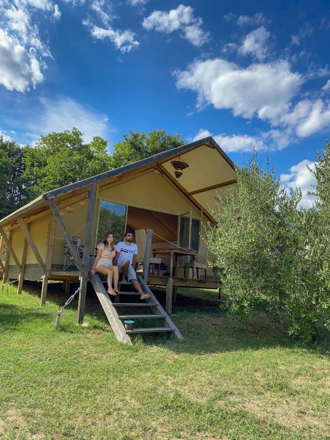 Glamping In Toscana, Luxury Tents In Agriturismo Biologico 소르나노 외부 사진