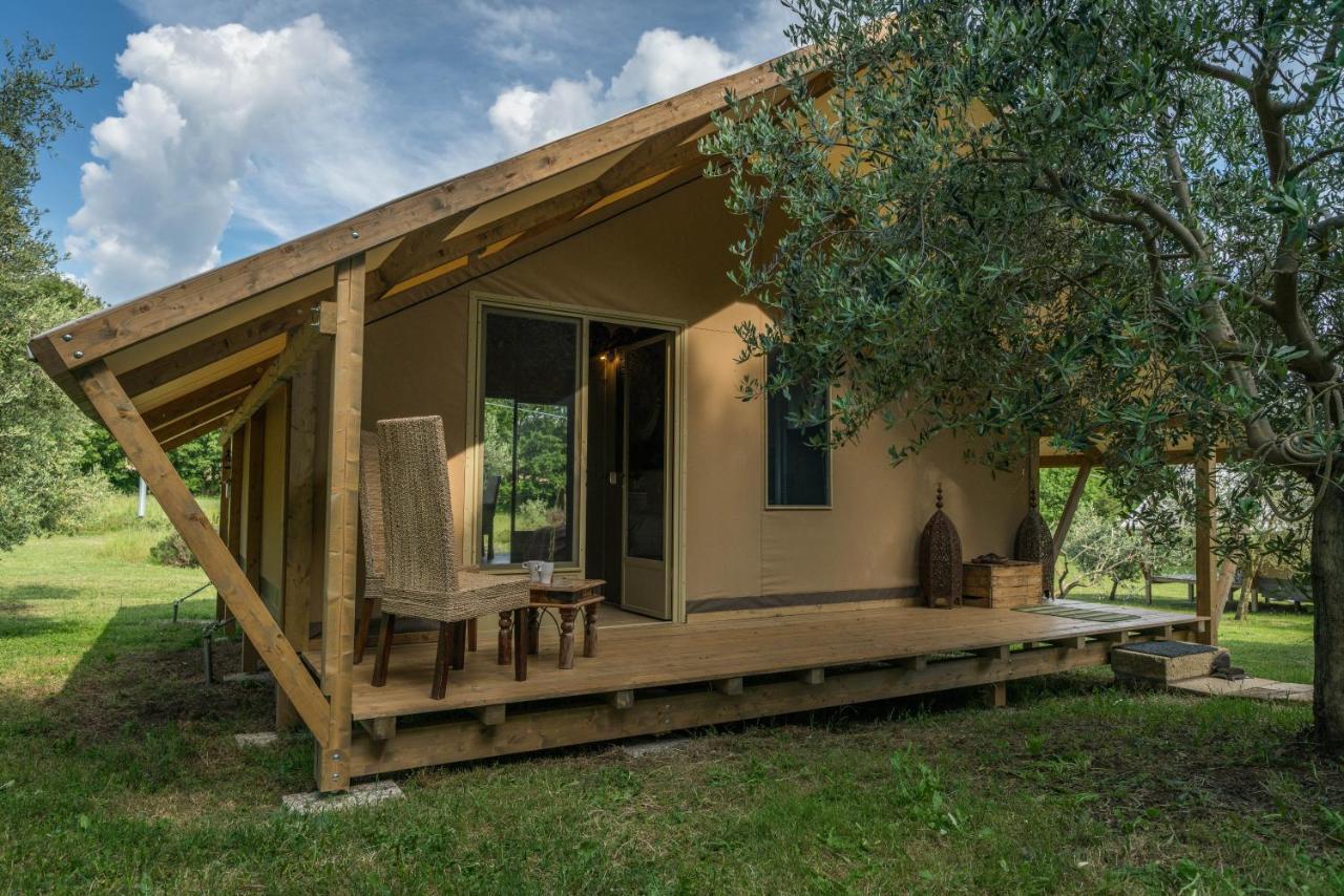 Glamping In Toscana, Luxury Tents In Agriturismo Biologico 소르나노 외부 사진