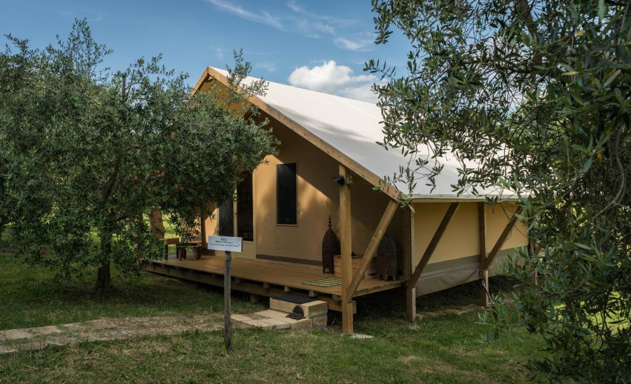 Glamping In Toscana, Luxury Tents In Agriturismo Biologico 소르나노 외부 사진