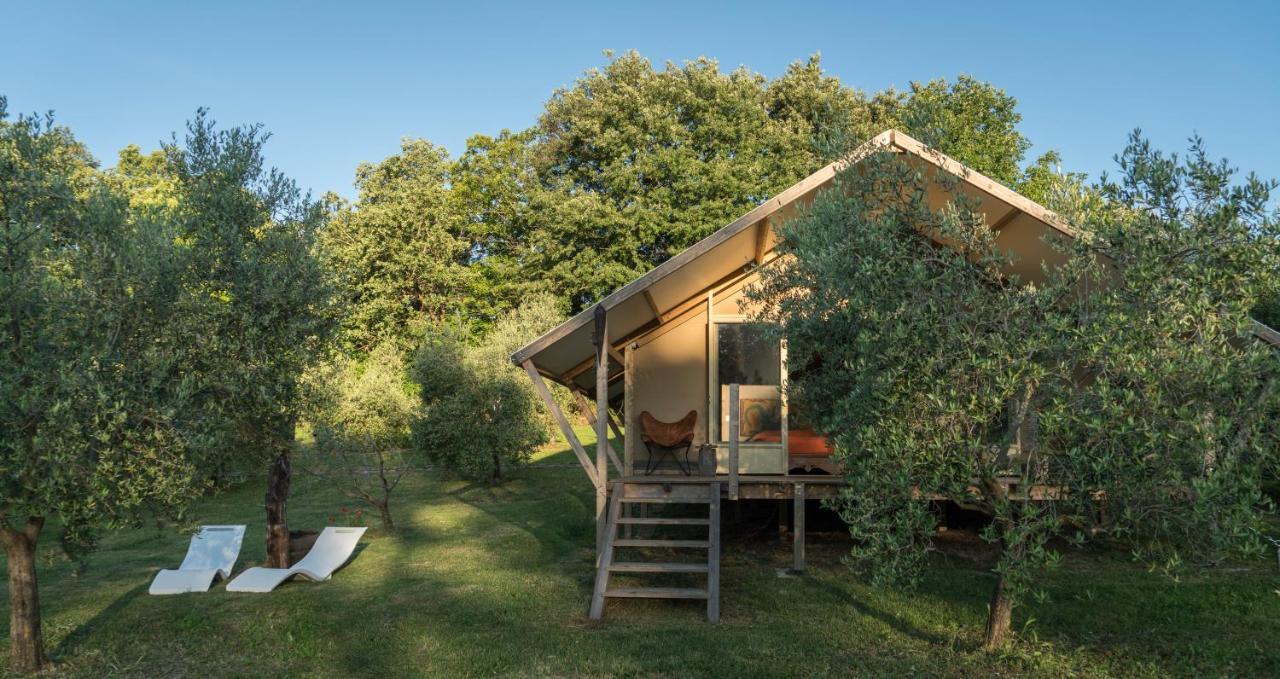 Glamping In Toscana, Luxury Tents In Agriturismo Biologico 소르나노 외부 사진