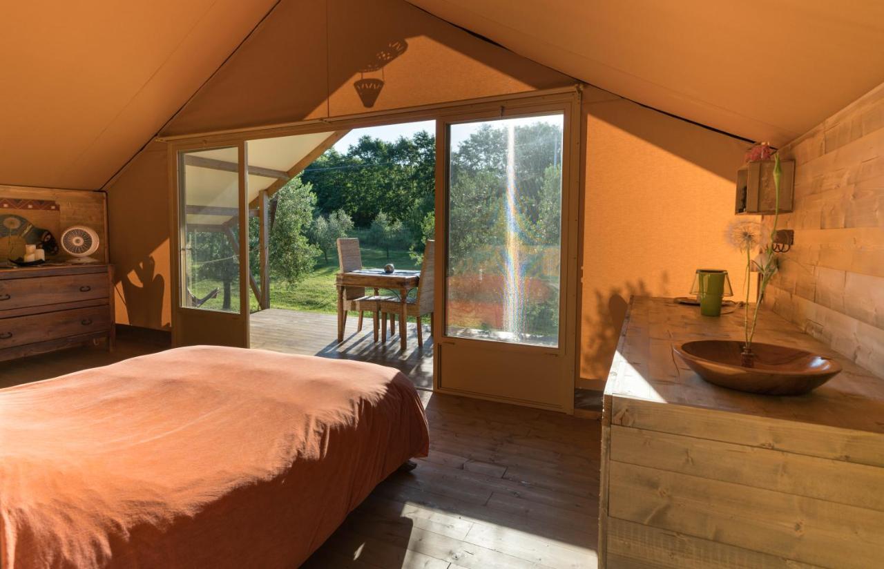 Glamping In Toscana, Luxury Tents In Agriturismo Biologico 소르나노 외부 사진