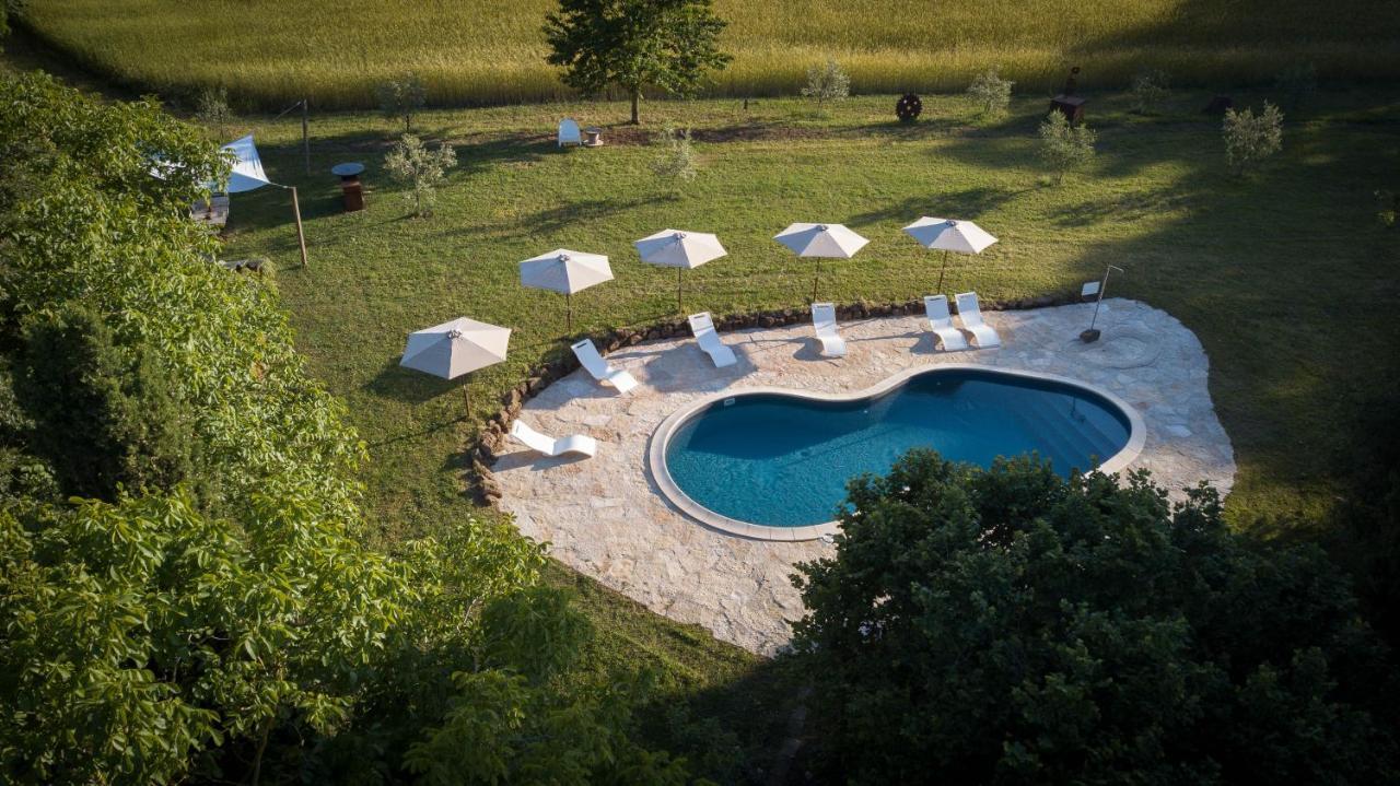 Glamping In Toscana, Luxury Tents In Agriturismo Biologico 소르나노 외부 사진