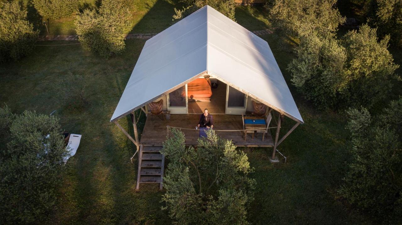 Glamping In Toscana, Luxury Tents In Agriturismo Biologico 소르나노 외부 사진